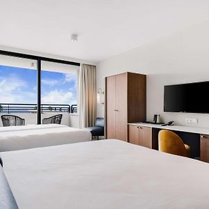King Guest Room Two Single Beds Ocean View